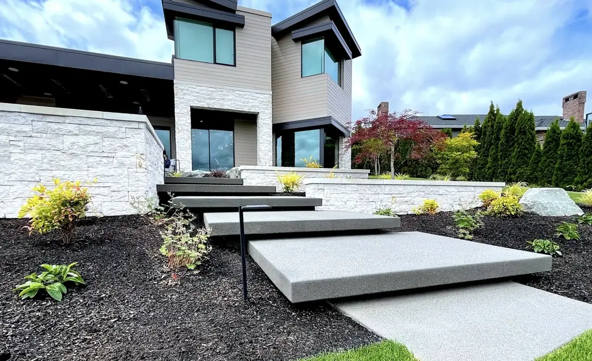 Concrete steps entryway garden - Puyallup, WA